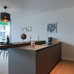 Prata Riverside Xiv By Innkeeper Apartment