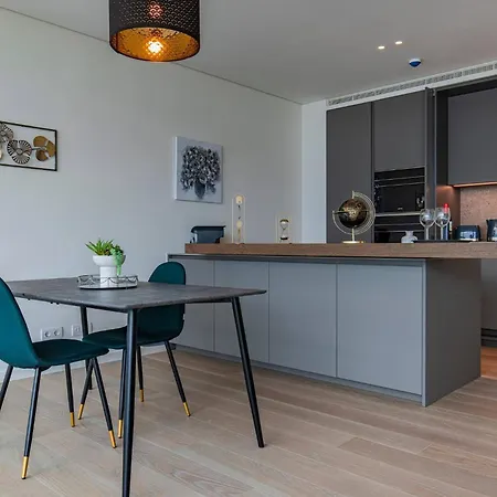 Prata Riverside Xiv By Innkeeper